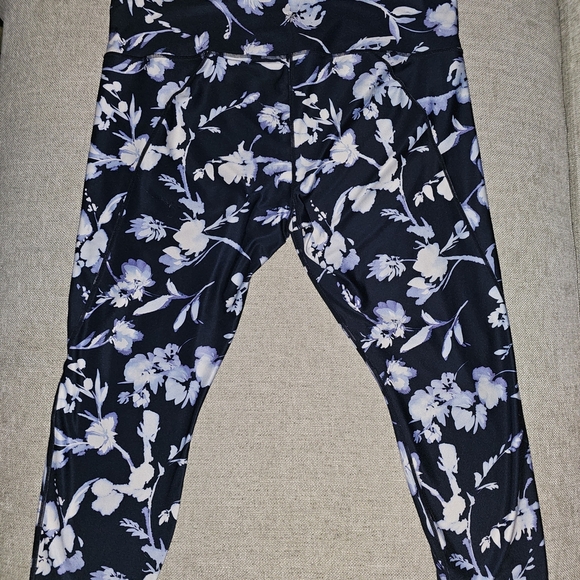 Athleta Navy and White Floral Leggings - Picture 2 of 2
